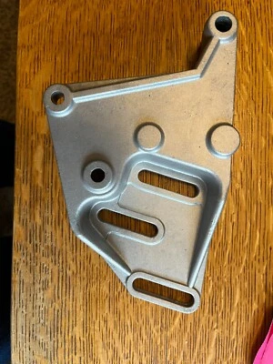 1966 - 71 AMC RAMBLER 动力 STEERING 安装支架 3186475 — 第 1/3 张图片