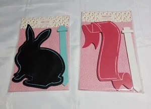 NEU 2 Stck. Holz Kreidetafel Oberfläche Hof Garten Pfahl Schilder ~ HASE & ROSA BANNER - Bild 1 von 6