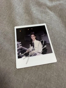 Polaroid firmata Blackpink Jisoo - Foto 1 di 4
