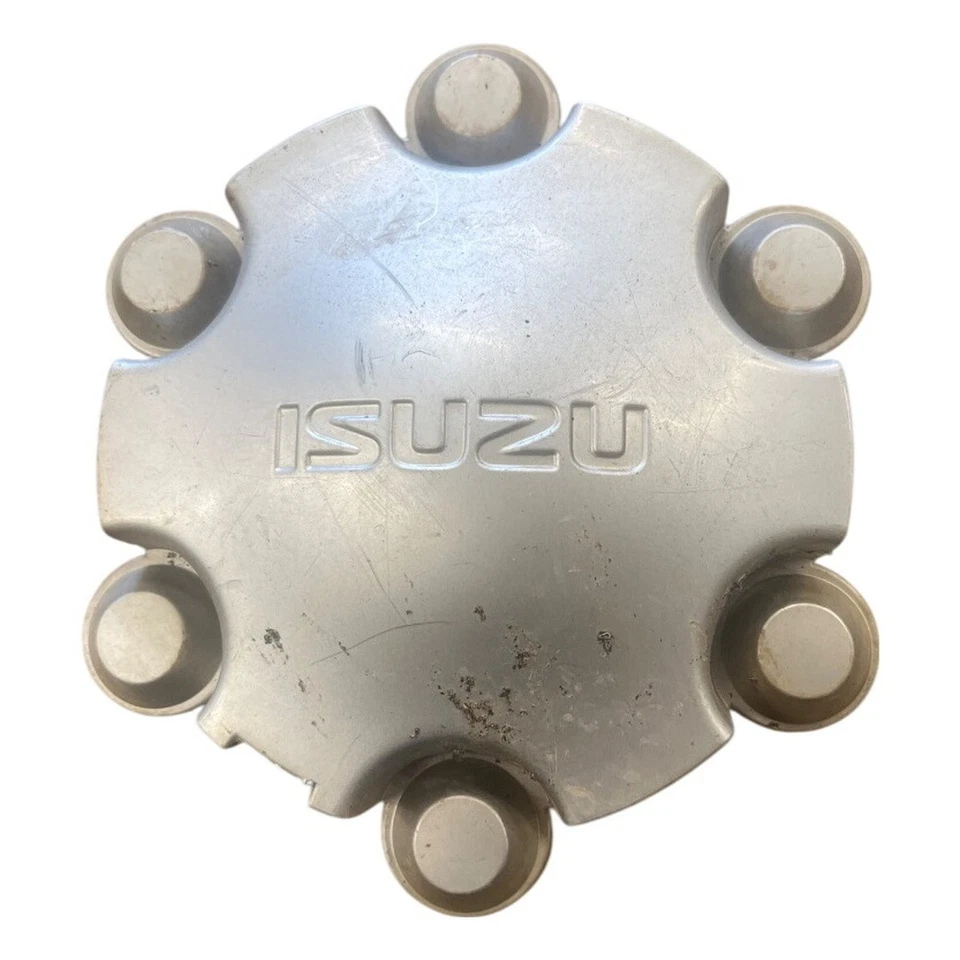 ISUZU D-MAX ALLOY WHEEL CENTRE CAP 17" 2012-2017 8981073183 - Image 1 of 4