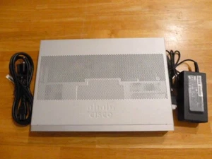 Cisco 1100 Series router servizi integrati C1111-8P con adattatore di alimentazione - Foto 1 di 6