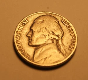 1942 p Jefferson Nickel type 1 - Picture 1 of 2