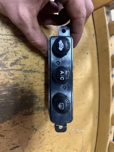 Heater A/c Control HONDA CIVIC 01 02 03 04 05 - Picture 1 of 5