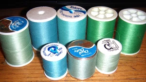 8 COATS/TALON/ SPOOLS GREEN /BLUE SEWING THREAD COTTON & POLY ABOUT 1200 YRDS - Picture 1 of 1