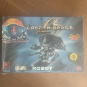 Lost in Space - Robot Plastic Model Kit (AMT/ERTL) sealed NIB - Picture 1 of 10