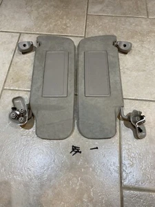 02-06 Escalade Custom Suede Schale Set Sun Visor Shade Pair Left & Right - Picture 1 of 6