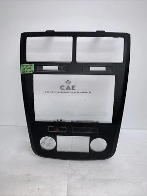 2007 2010 SATURN OUTLOOK DASH RADIO TRIM BEZEL HAZARD SWITCH OEM 25768867 - Imagem 1 de 2