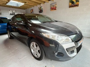 2010 Renault Megane 1.6 16V 110 Dynamique sat nav LOW MILES 3dr COUPE Petrol Ma - Picture 1 of 24