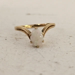 9ct Gold Wishbone Ring with Moonstone (approx. Size J 1/2 & 1.32g) 001 - Picture 1 of 6