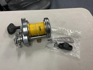 Shimano Torium 30 First gen W Hardware Fishing Reel - Picture 1 of 8