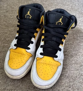 Nike Air Jordan 1 Mid University Gold GS UK6 (US6.5y) 554725-170 - Bild 1 von 12