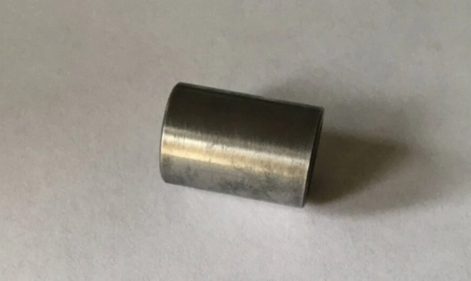 Espaciador de brazo oscilante OEM 1976-1978 Suzuki RM250, 1976-1977 RM370 09180-14007 Foto 1 de 1