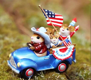 Wee Forest Folk PATRIOTIC PICKUP, WFF# M-270d6, Fourth of July Mouse LTD 2023 - Picture 1 of 3