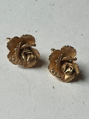 Pendientes Clip Flor Rosa Tono Dorado Dimensional Firmado Lisner Grandes De Colección - Mar Foto 1 de 4