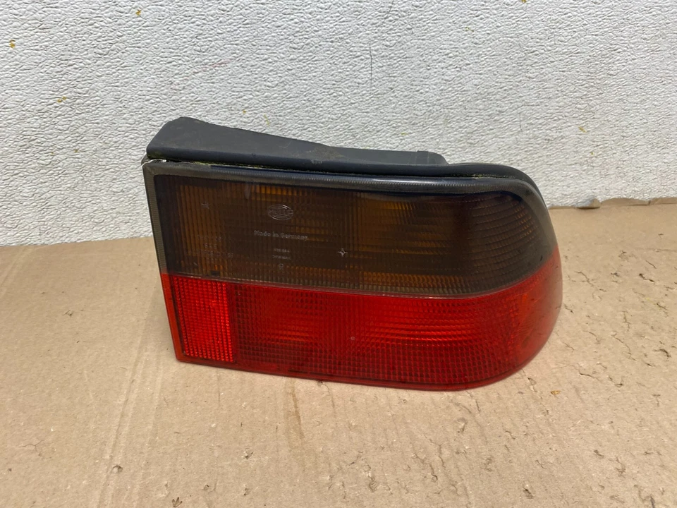 1993 to 1998 Saab 9000 Right Passenger RH Side Tail Light OEM i8613 DG - Image 1 of 4