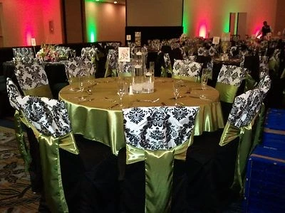 50 Tapas de Silla Damasco 16"x14" Flocadas 3D para Banquete Cubierta Chivari Superior Cuadrada  Foto 1 de 4