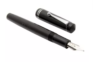 Pluma estilográfica de acrílico diplomática Glare Collection ANCHA NUEVA EN CAJA con convertidor NEGRA - Imagen 1 de 5