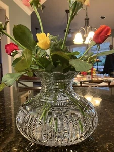 AMERIKANISCHE GLASBLUMENMITTE IM BRILLANTSCHLIFF: PRISMA & STUFENVASE: ABP - Bild 1 von 12
