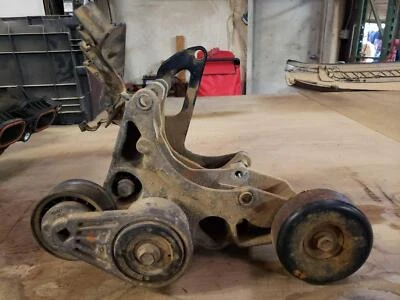 98 GMC SIERRA 1500 PICKUP Alternator Bracket 10236997 W/TENSIONER PULLEY 4.3L - Image 1 of 3