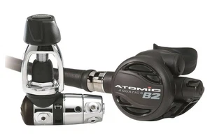 Atomic Aquatics B2 Sealed Yoke Regulator, Black - Picture 1 of 2