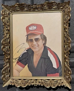 Rare SIGNED/FRAMED CONWAY TWITTY Vintage 8x10 Glossy Photo AUTOGRAPH Picture - Picture 1 of 7