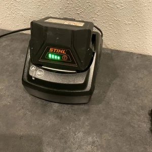 STIHL AK20 36V BATTERY WITH AL101 CHARGER -Tested- - Picture 1 of 2