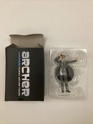 Archer 经典乙烯基人偶战利品箱全新带盒 — 第 1/3 张图片