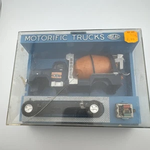 Camion cemento motorizzato ideale 1966 vintage completo di motore in valigetta - non funzionante - Foto 1 di 15