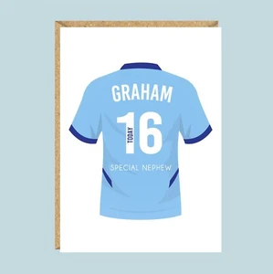 Tarjeta de cumpleaños de fútbol personalizada grande A5, colores Manchester City y edad - Imagen 1 de 2