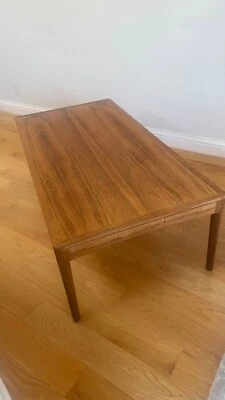 Antigua mesa de palo de rosa Haug Snekkeri de Tomter Bruksbo Foto 1 de 2