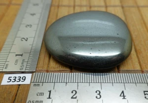 HEMATITE du Maroc pierre plate naturelle de qualité 54,4g QUALITE AB galet plat - Picture 1 of 3