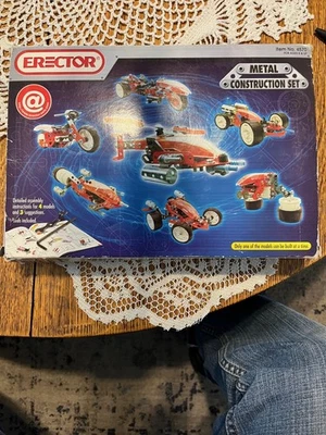 ERECTOR 4570 Helicopter 4 Detailed Models 182 Piece MECCANO 2003 - Image 1 of 4