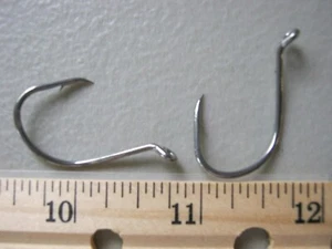 100 Eagle claw 4/0  Nickel octopus hooks  Short shank  Nice Bass FREE SHIPPING - Picture 1 of 5