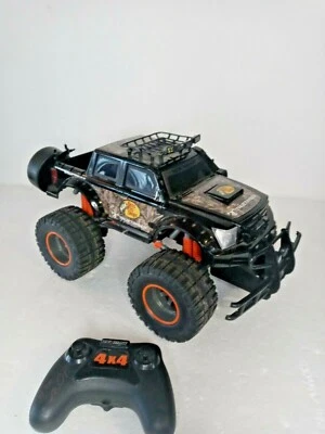 Brillante RC True Timer Tundra Bass Pro Shop 2,4 GHz Foto 1 de 4