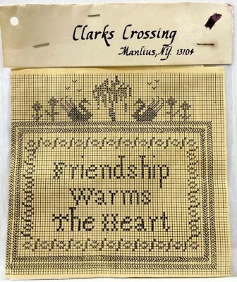 NUEVO 1983 Clarks Crossing Friendship Warms The Heart Kit Punto de Cruz 4x4 13937 Foto 1 de 2