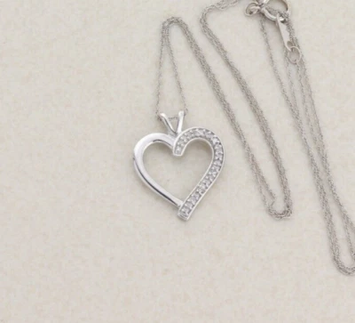 10k White Gold Diamond Heart Necklace 19" Chain - Image 1 of 4