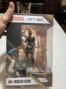 Modern Icons Dungeons & Dragons Catti-Brie 8" GameStop Exclusive - Picture 1 of 5