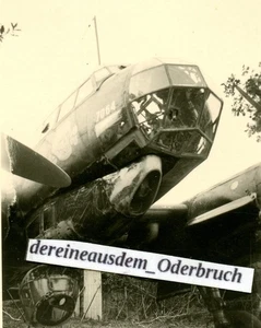 B2 Foto 2 Luftwaffe Bomber Junkers Ju 88 Nr. 7064 vom KG 54 Skull Feldflugplatz - Bild 1 von 3