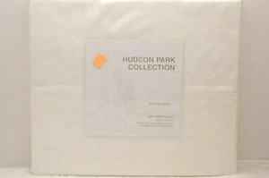 HUDSON PARK COLLECTION TWIN FLAT SHEET 600TC 100% COTTON COLOR WHITE NIP - Picture 1 of 3