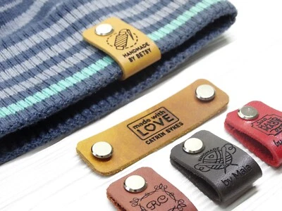 Персонализированные этикетки из лицевой кожи с заклепками для вязания крючком, бирки для шапочек - Изображение 1 из 4