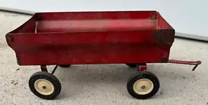 Remolque de alimentación vintage de caja de granja roja de acero prensado EE. UU. ERTL - ¡Envío rápido! - Imagen 1 de 5