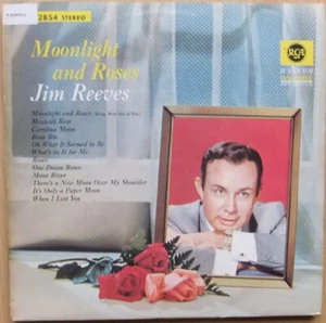 Jim Reeves - Moonlight And Roses (LP, Album) - Picture 1 of 1