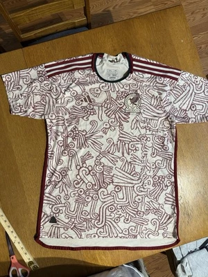Футболка Adidas Mexico выездные матчи 2XL 2022/23 узор майя чемпионат мира бордовая - Изображение 1 из 4