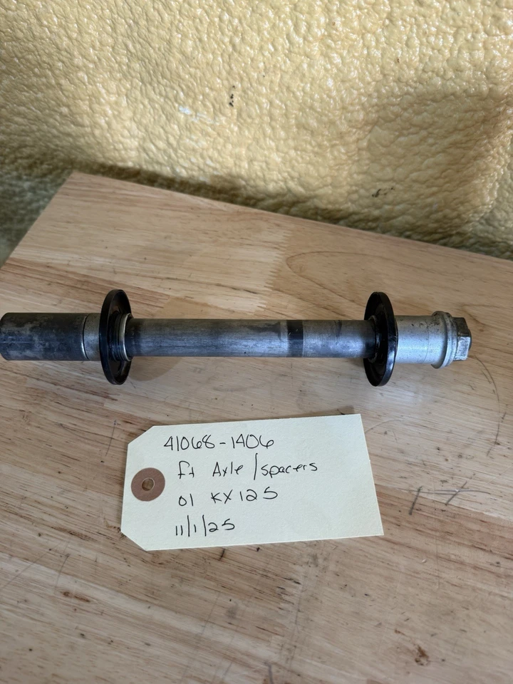 Kawasaki KX125 KX250 1999-2003 eje delantero y tuerca 41068-1406 #1021 Foto 1 de 1