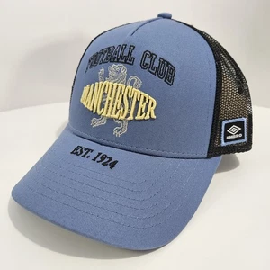 UMBRO Manchester Football Club Trucker Snapback Adjustable Hat Navy Black NEW  - Foto 1 di 9