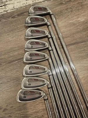 Wilson Deep Red Fluid Feel Iron Set 3-9,PW RH - Image 1 of 4