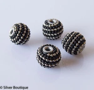 4 schwarze indonesische Perlen umgeben von schwarzen und Metall Rocailles 12 mm - Bild 1 von 3