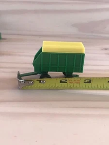 ERTL Green Farm Covered Hay Wagon 1:64 Trailer Cart Toy Metal & Plastic - Picture 1 of 7