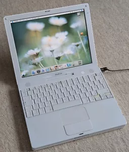 Vintage laptop Apple iBook G4, 1.33 GHz CPU, 512 MB RAM, GPU Radeon 9550 - Bild 1 von 15