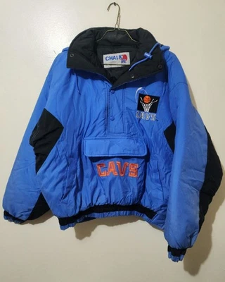 Jaqueta acolchoada vintage anos 90 Cleveland Cavaliers Cavs com capuz linha giz XL 27,5x28,5" - Imagem 1 de 4